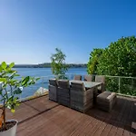 فيلة Beachfront With Jacuzzi, Cinema & Canoe