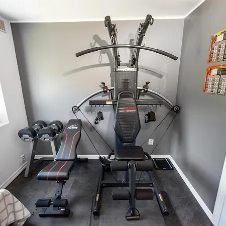 Beachfront With Jacuzzi, Cinema & Canoe Берген