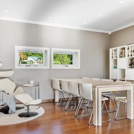 Beachfront With Jacuzzi, Cinema & Canoe