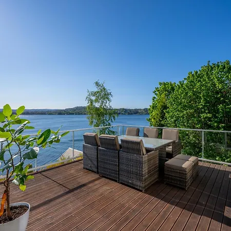 Villa Beachfront With Jacuzzi, Cinema & Canoe
