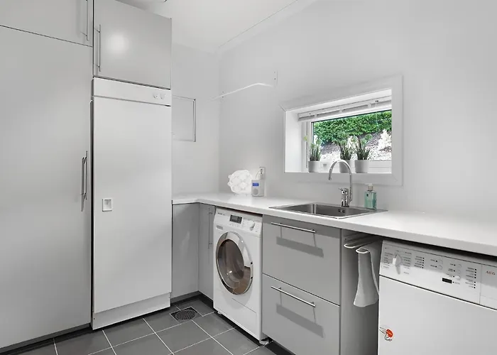 Villa Beachfront With Jacuzzi, Cinema & Canoe