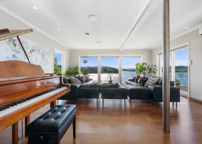 Beachfront With Jacuzzi, Cinema & Canoe Вилла