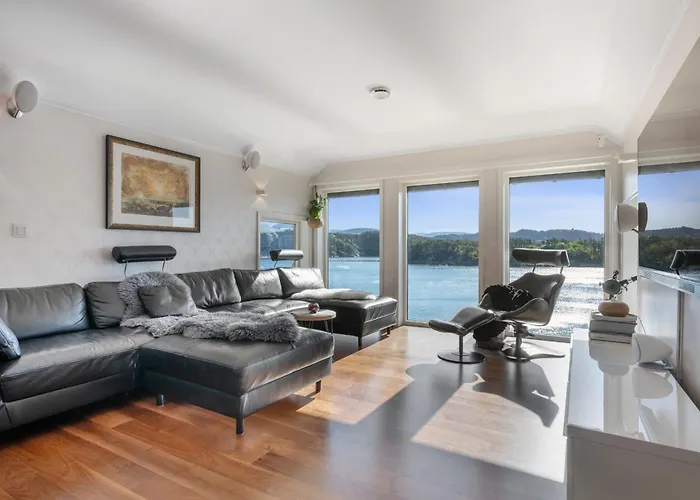 Willa Beachfront With Jacuzzi, Cinema & Canoe *