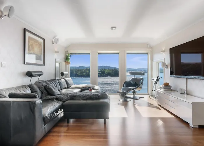 Beachfront With Jacuzzi, Cinema & Canoe Willa