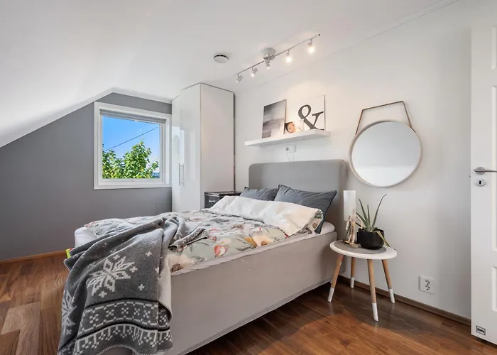 Willa Beachfront With Jacuzzi, Cinema & Canoe