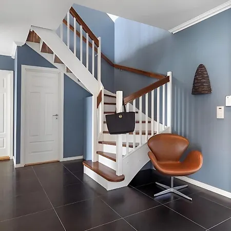 Villaer Beachfront With Jacuzzi, Cinema & Canoe Bergen