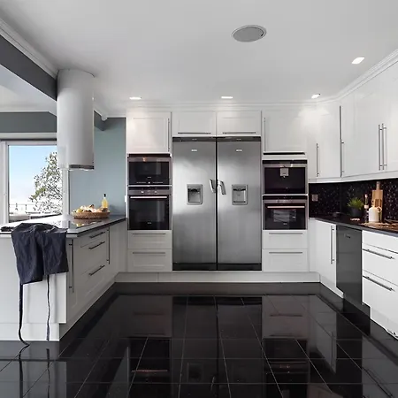 Villaer Beachfront With Jacuzzi, Cinema & Canoe *